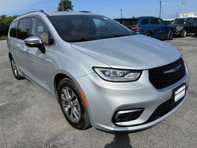 2023 Chrysler Pacifica Hybrid Pinnacle