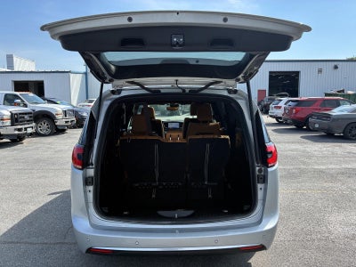 2023 Chrysler Pacifica Hybrid Pinnacle
