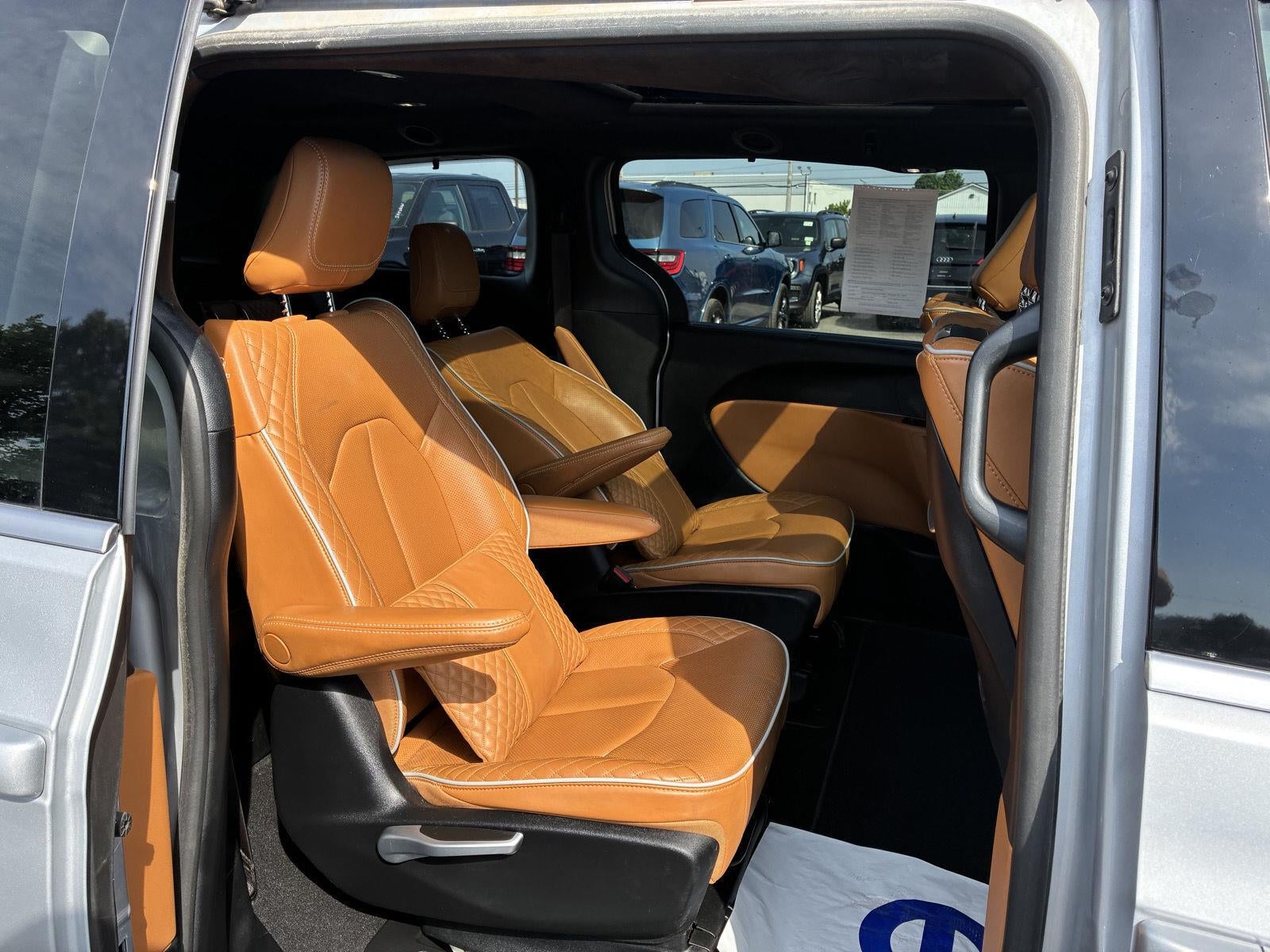 2023 Chrysler Pacifica Hybrid Pinnacle
