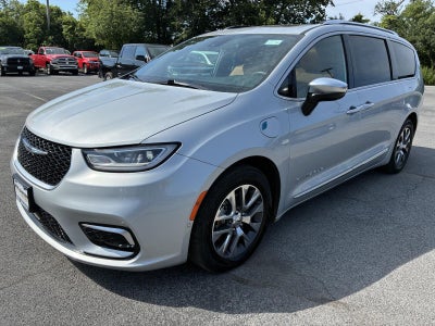 2023 Chrysler Pacifica Hybrid Pinnacle