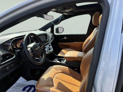 2023 Chrysler Pacifica Hybrid Pinnacle