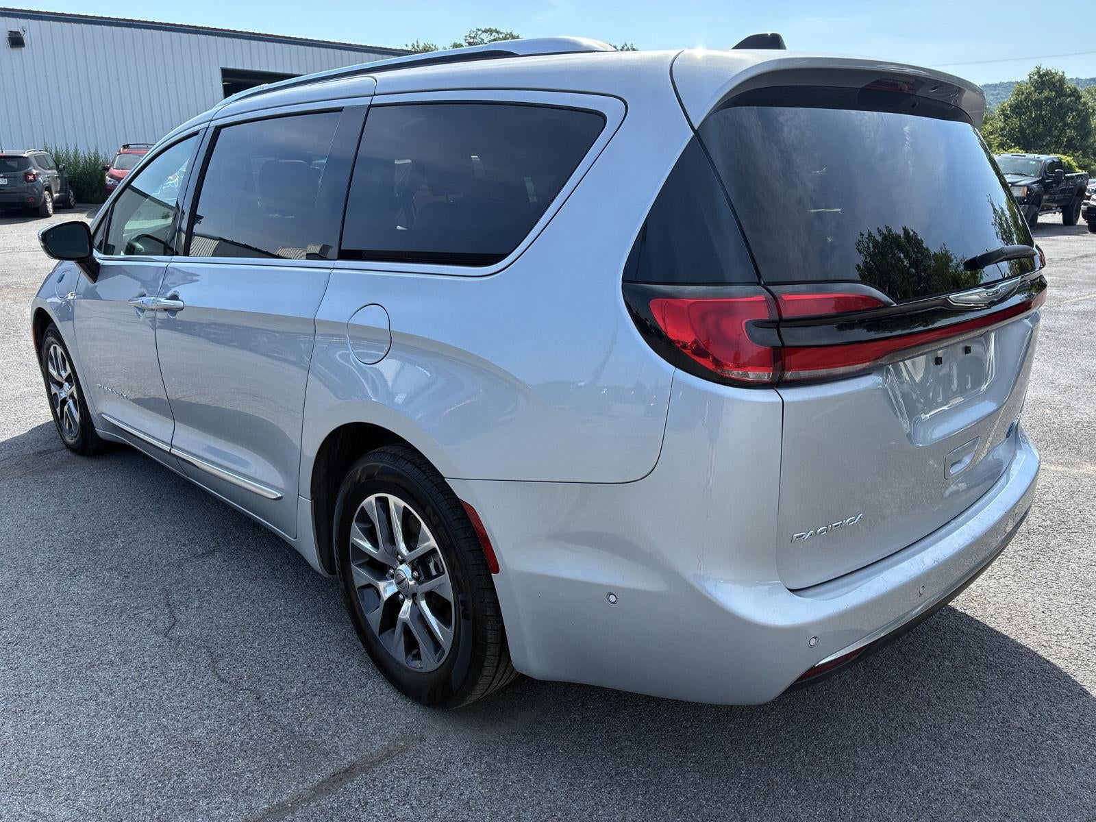 2023 Chrysler Pacifica Hybrid Pinnacle