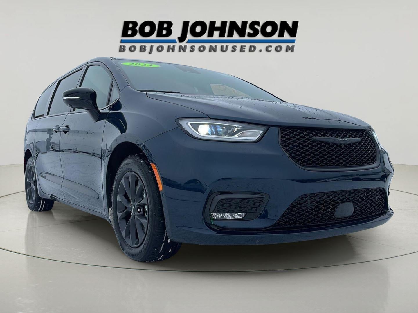 2024 Chrysler Pacifica Hybrid S Appearance Pkg