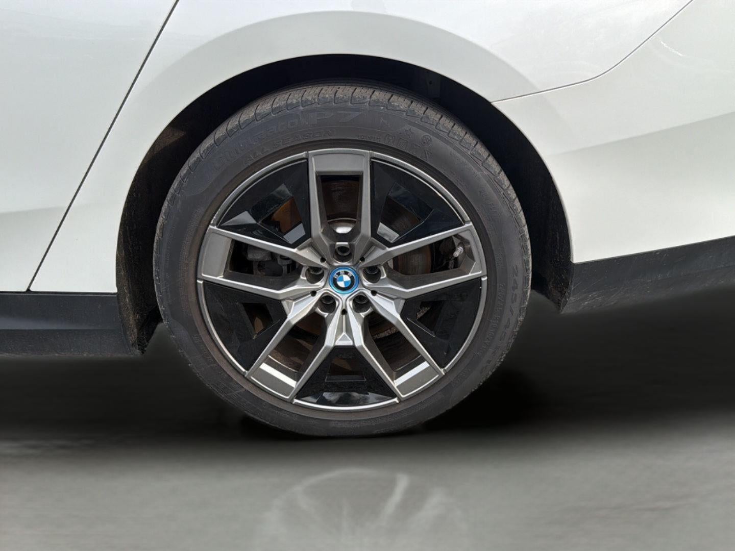 2025 BMW i5 xDrive40