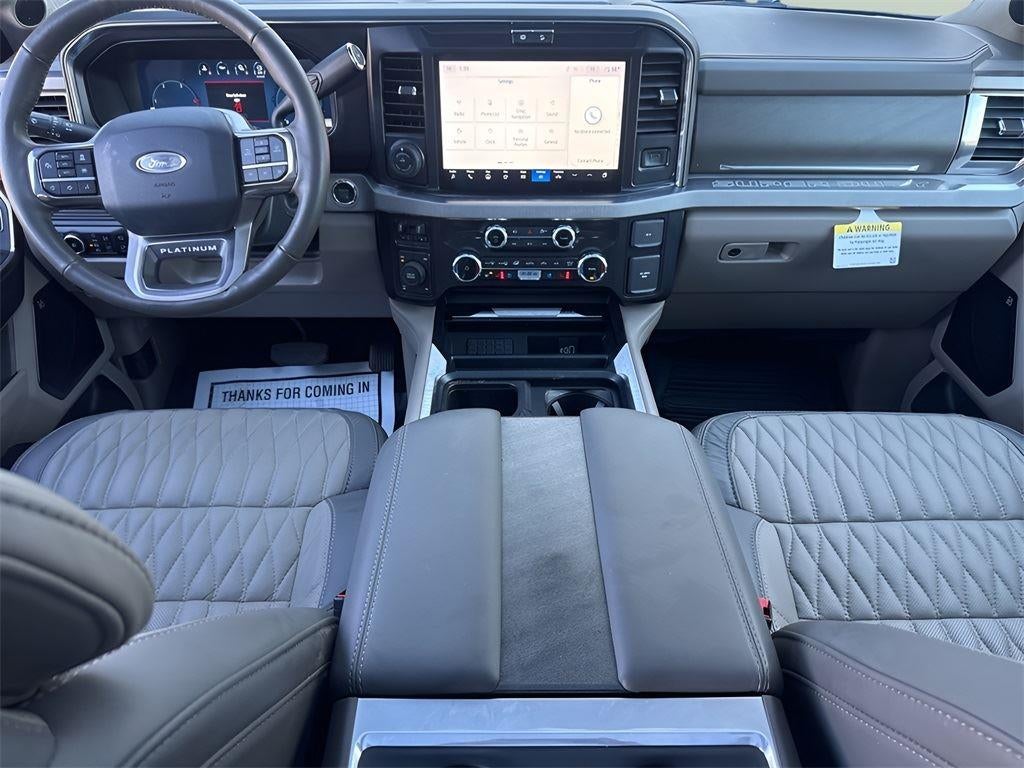 2025 Ford Super Duty F-350 SRW Platinum