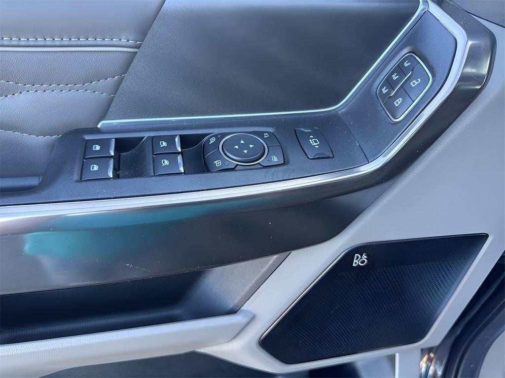 2025 Ford Super Duty F-350 SRW Platinum