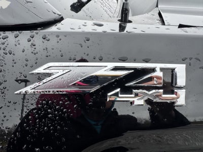 2015 GMC Sierra 2500HD available WiFi SLT