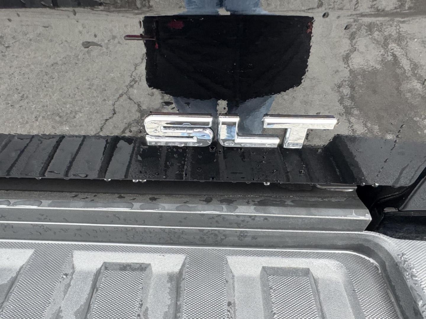 2015 GMC Sierra 2500HD available WiFi SLT