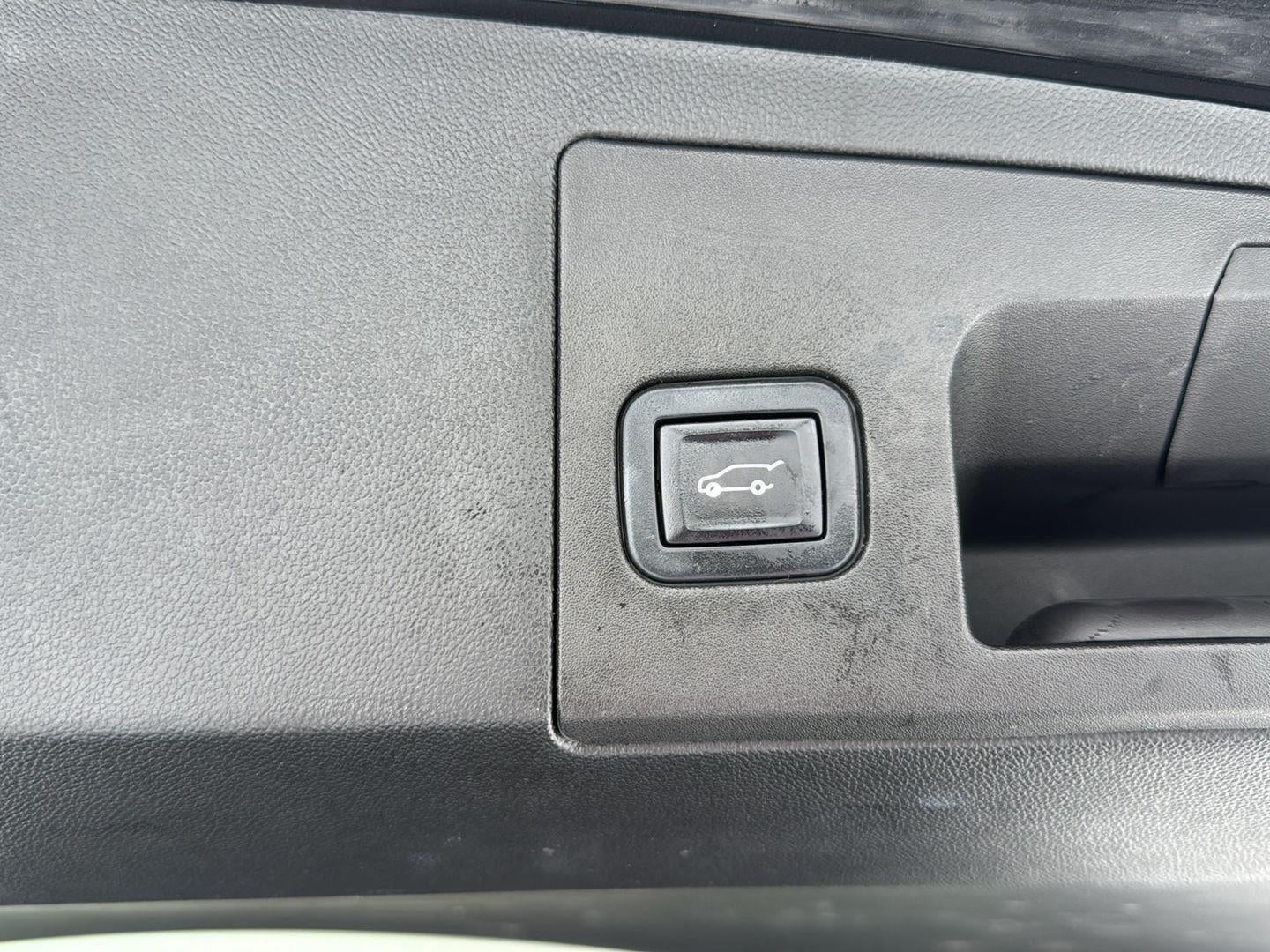 2022 Cadillac XT5 AWD Premium Luxury