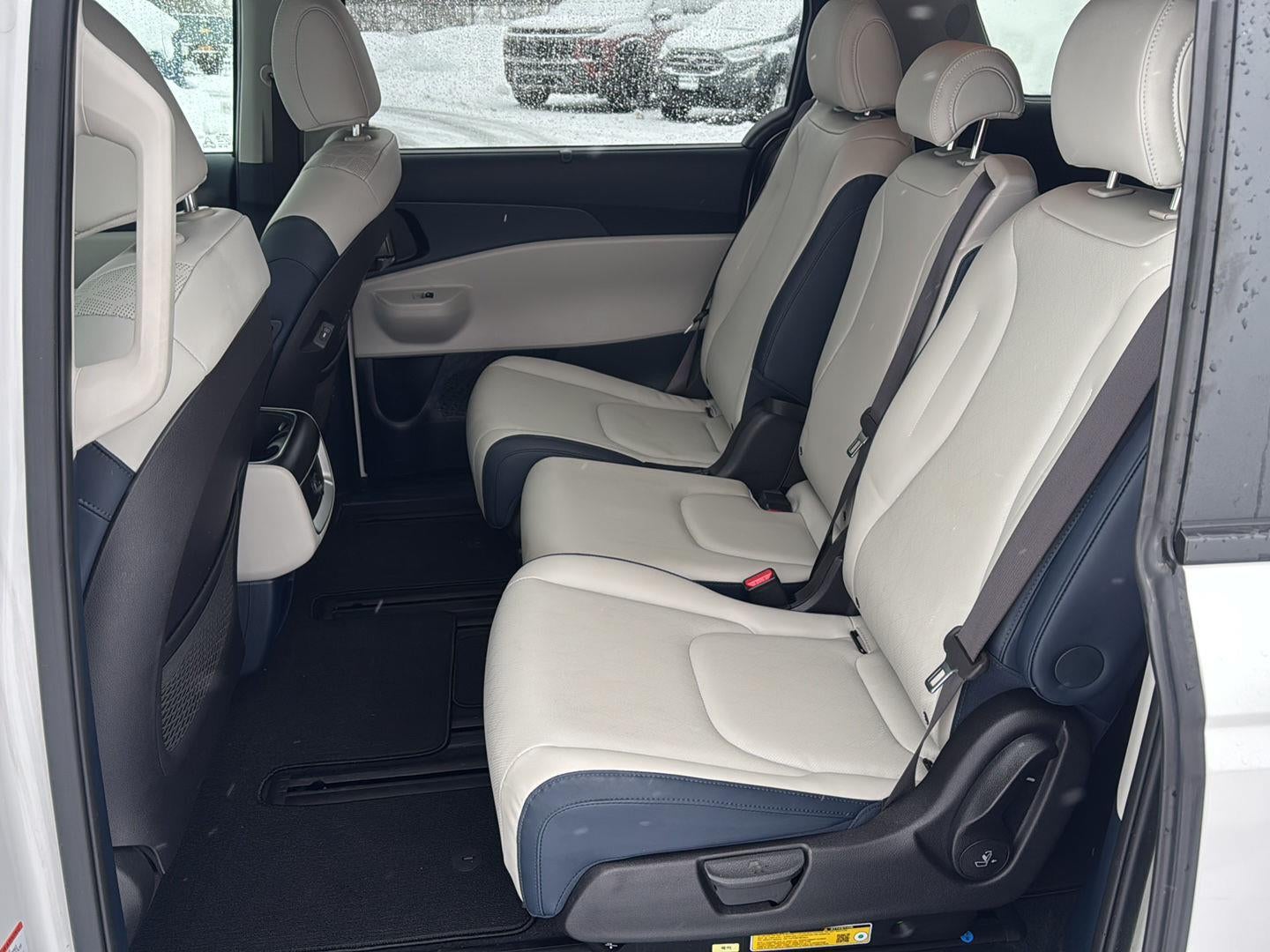 2025 Kia Carnival EX