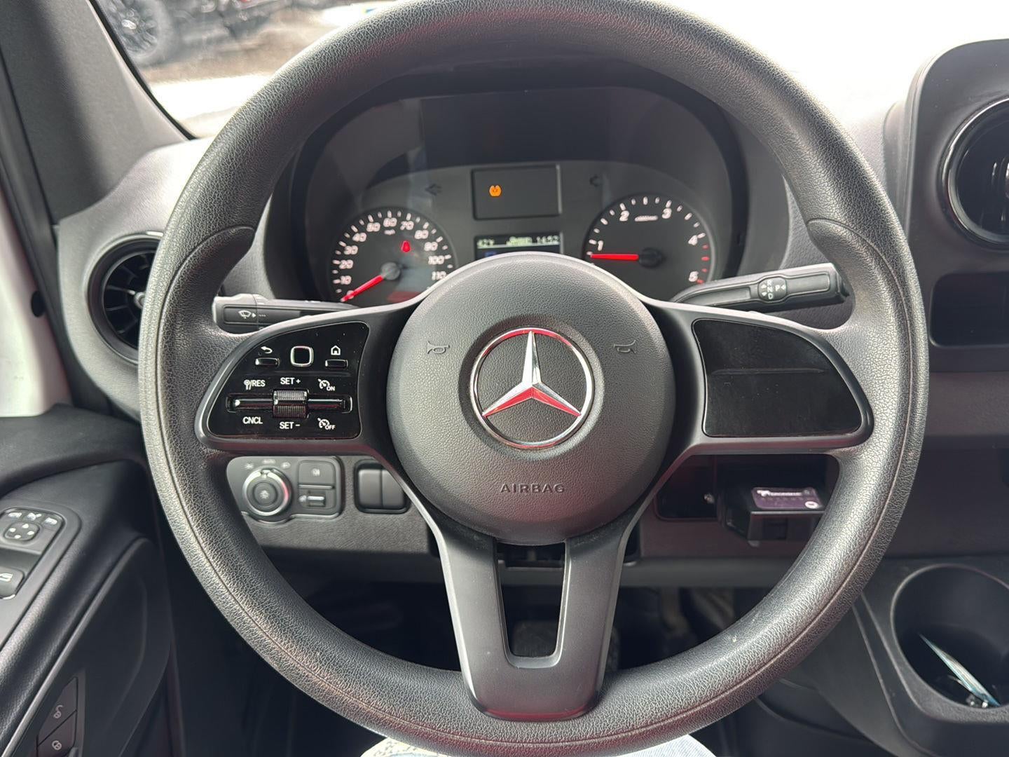 2022 Mercedes-Benz Sprinter Cargo Van 2500 Standard Roof V6 144 RWD