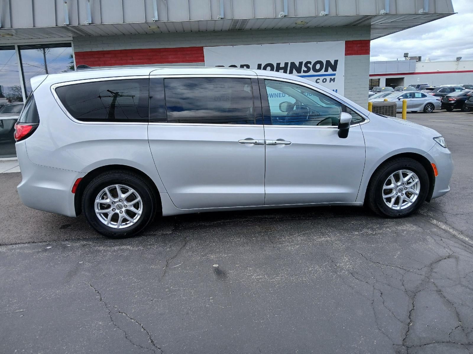 2023 Chrysler Pacifica Touring L