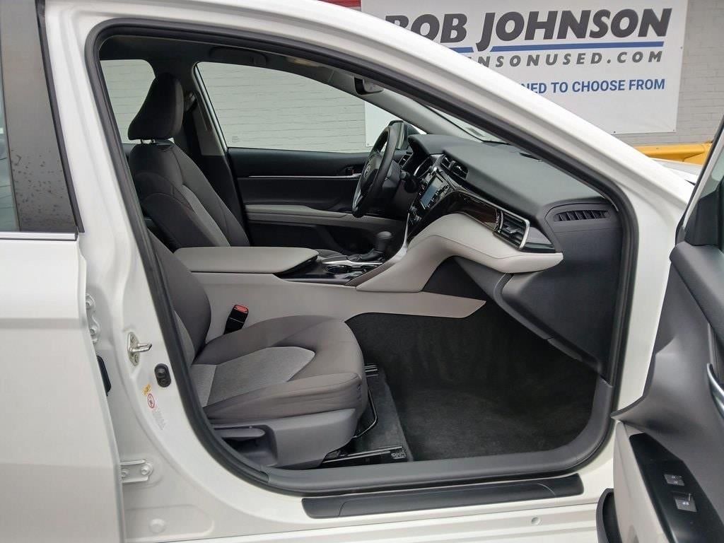 2019 Toyota CAMRY LE