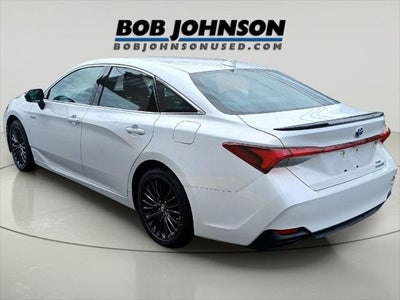 2019 Toyota Avalon Hybrid XSE