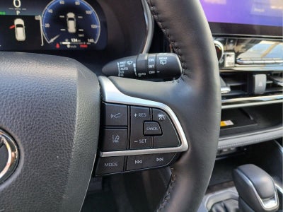 2023 Toyota Highlander Hybrid Platinum