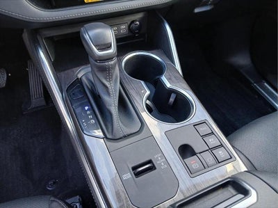 2023 Toyota Highlander Hybrid Platinum