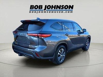 2022 Toyota HIGHLANDER HYBRD XLE