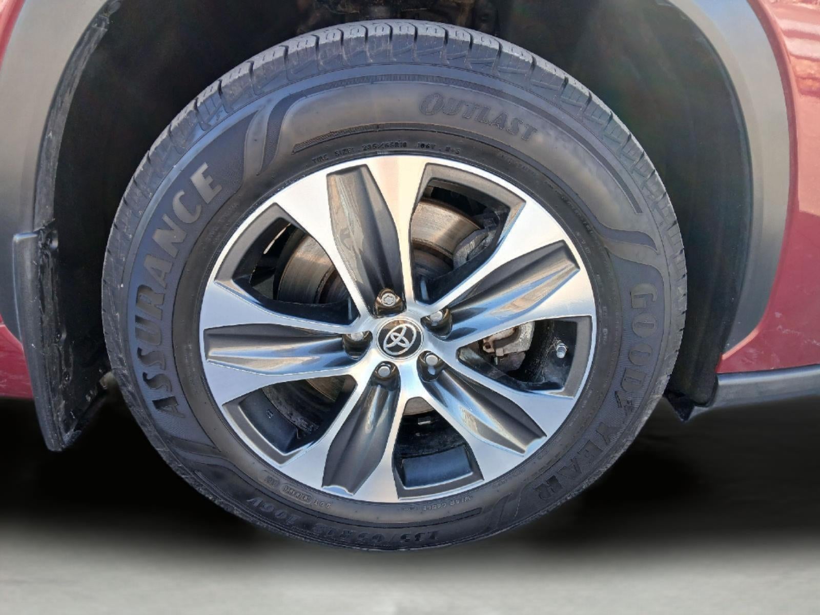 2022 Toyota HIGHLANDER XLE