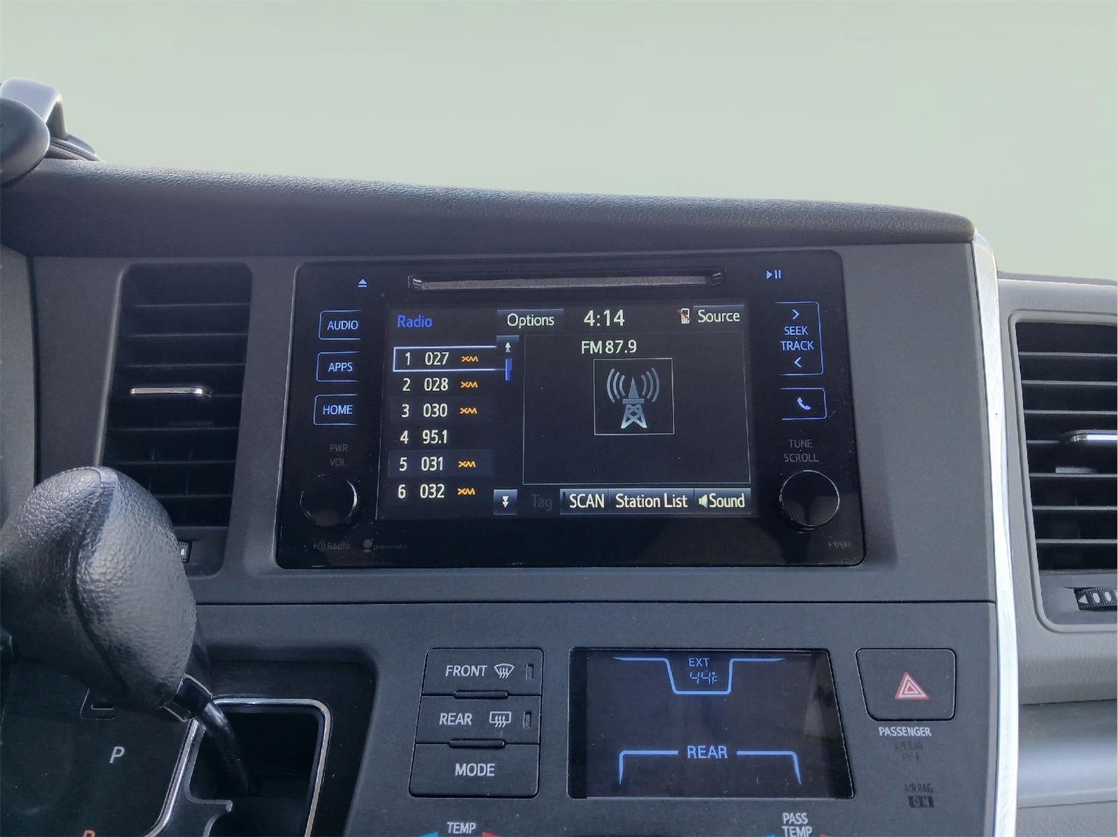 2015 Toyota SIENNA LE 3.5L LE 7-Passenger