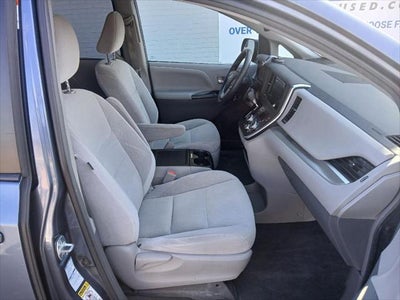 2015 Toyota SIENNA LE 3.5L LE 7-Passenger