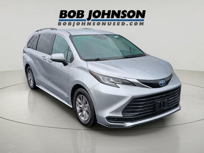 2021 Toyota Sienna LE 8-Passenger