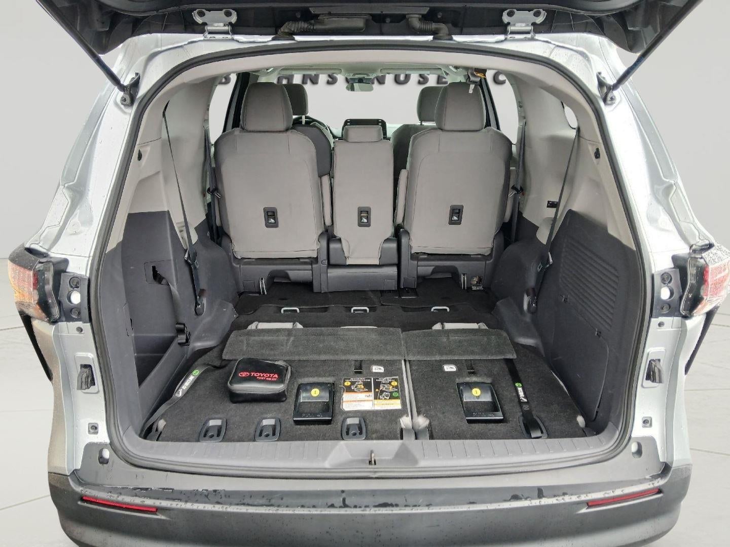2021 Toyota Sienna LE 8-Passenger