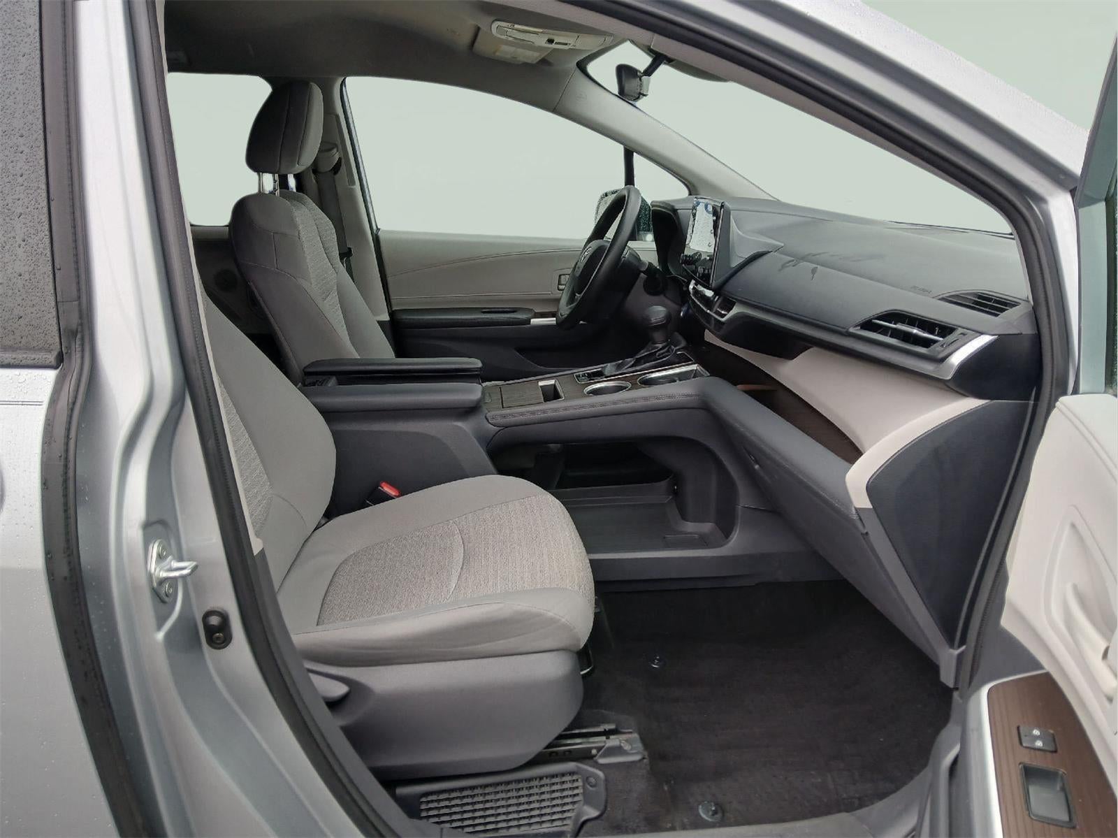 2021 Toyota Sienna LE 8-Passenger