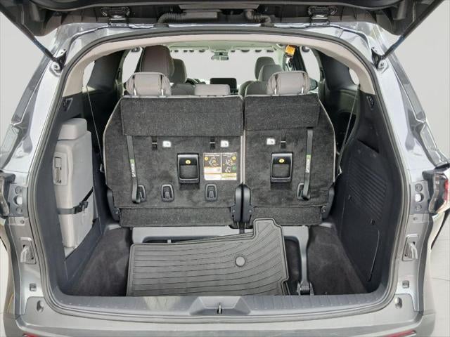 2025 Toyota Sienna LE 8-Passenger