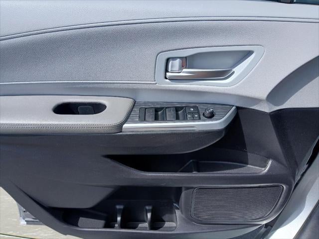 2025 Toyota Sienna XLE FWD 8-PASSENGER