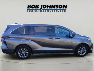 2023 Toyota Sienna XLE 8-Passenger