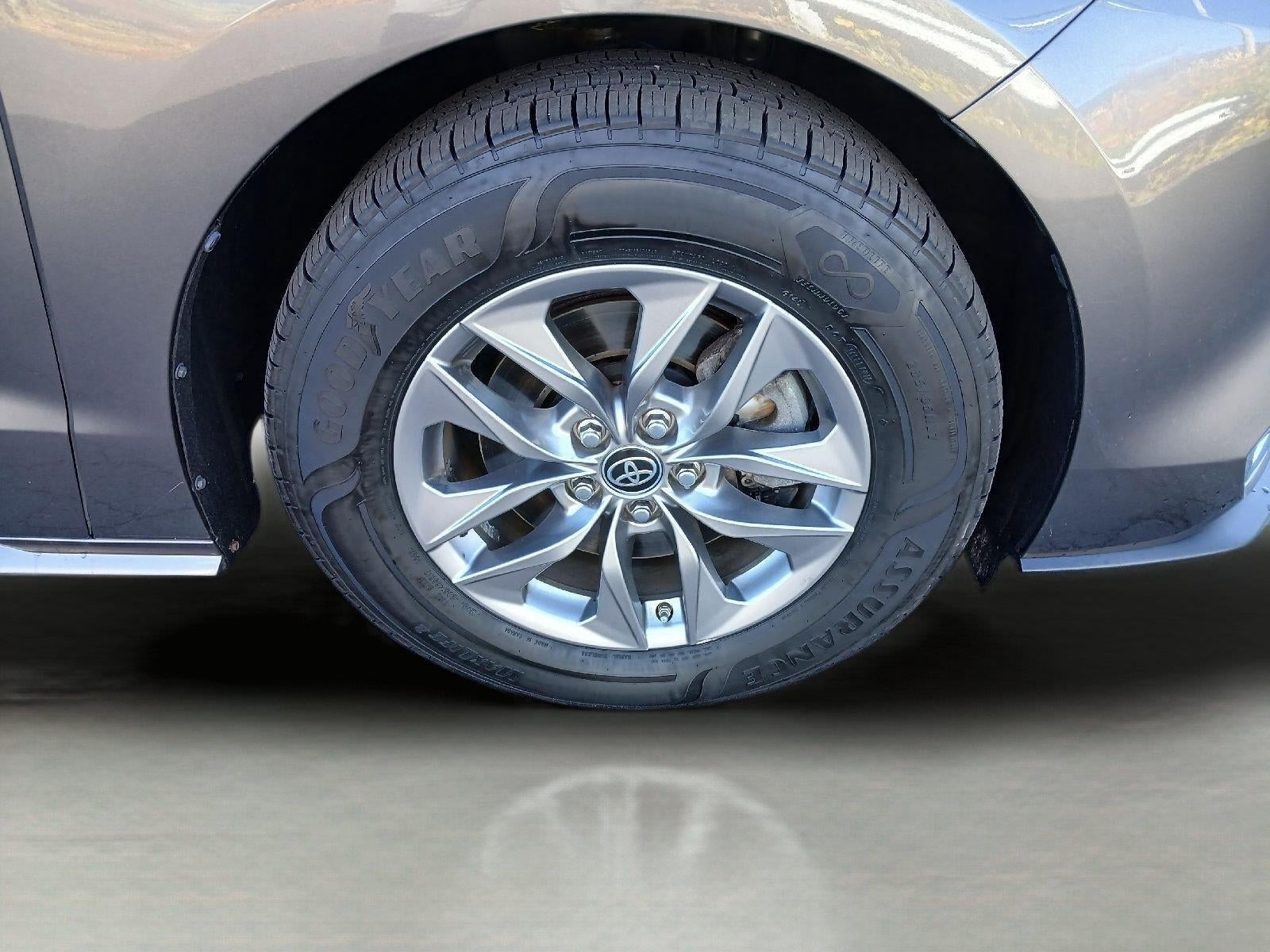 2023 Toyota Sienna XLE 8-Passenger
