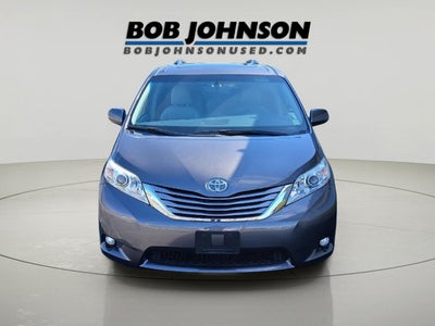 2017 Toyota SIENNA XLE 3.5L XLE 8-Passenger