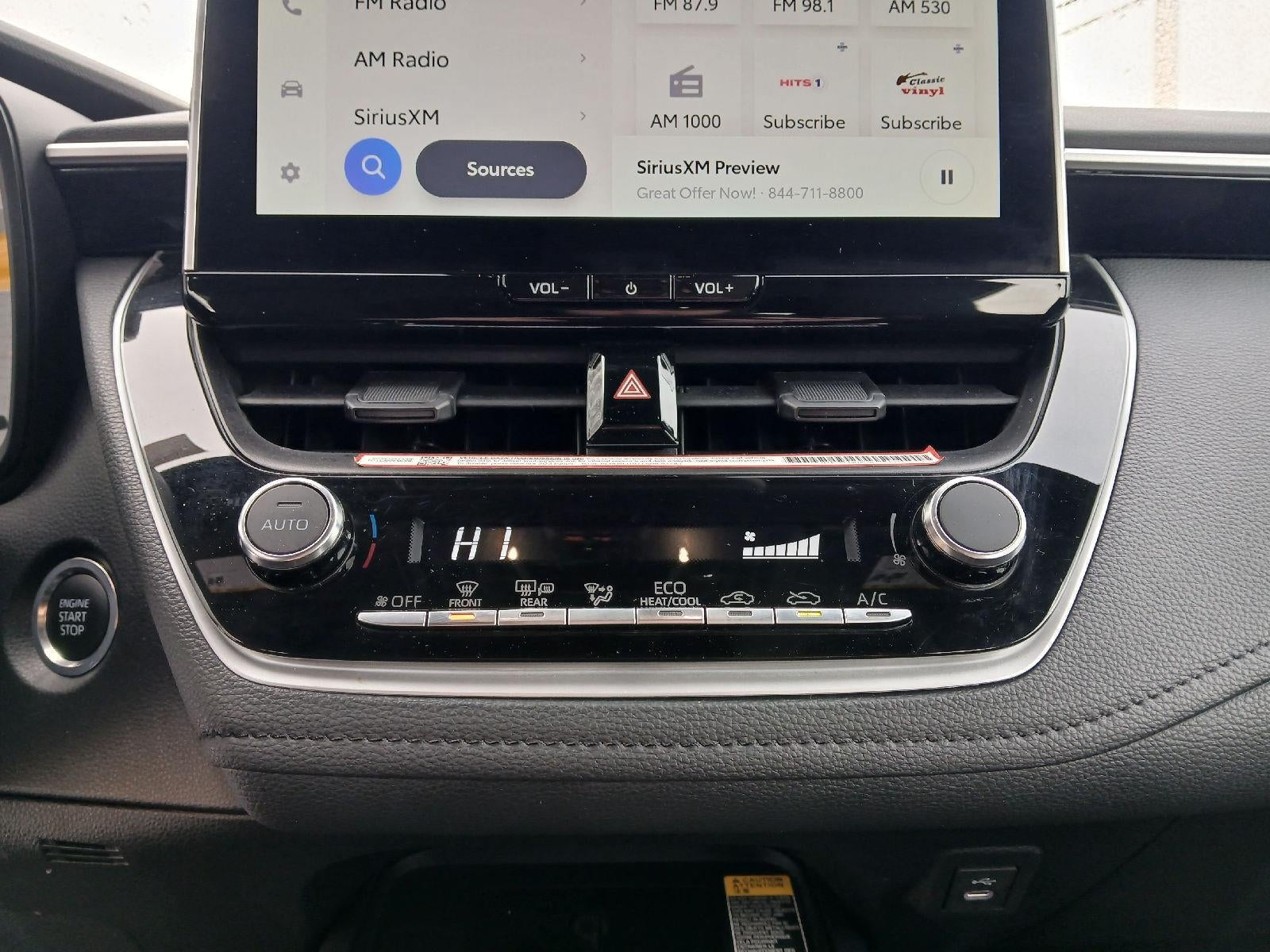 2025 Toyota COROLLA SE