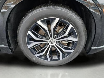 2025 Toyota CROWN SIGNIA XLE