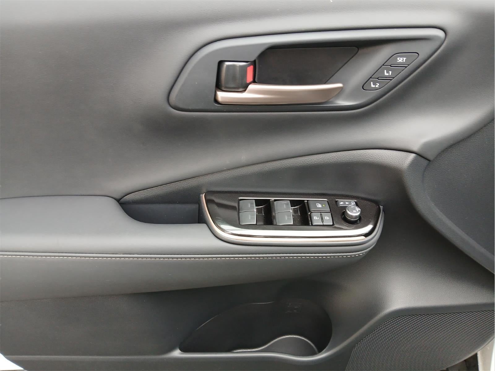 2025 Toyota CROWN PLATINUM AWD