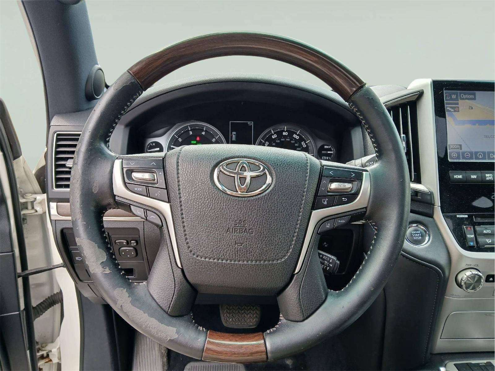 2016 Toyota Land Cruiser Base
