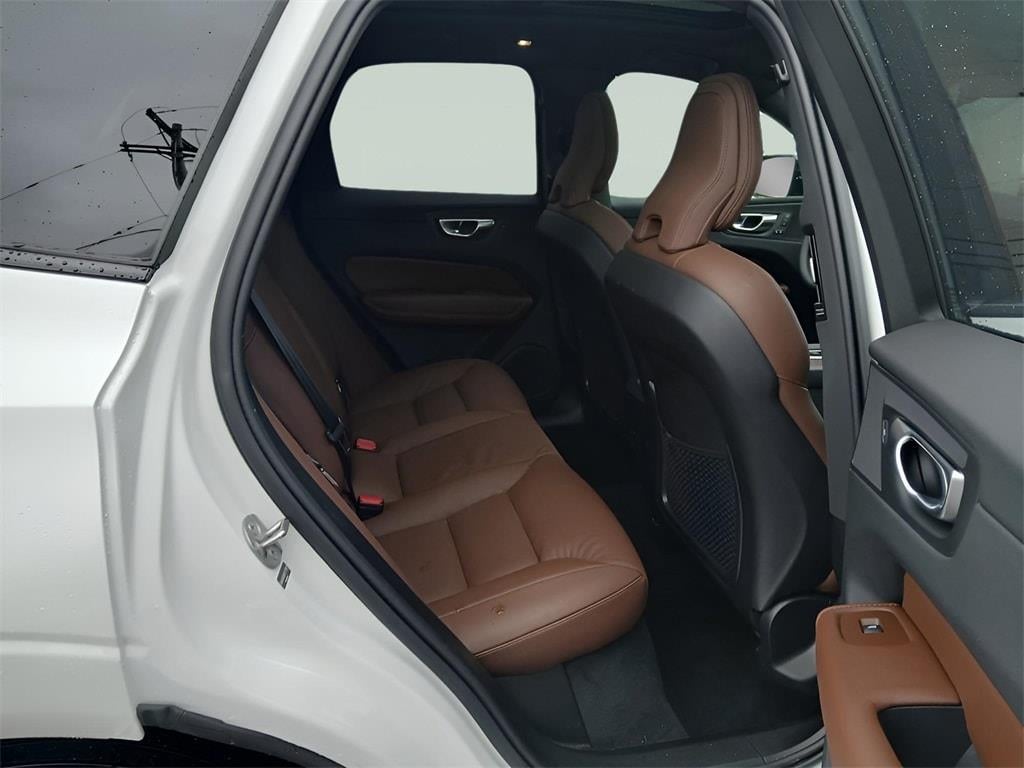 2025 Volvo XC60 Plus