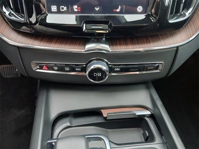 2025 Volvo XC60 Plus