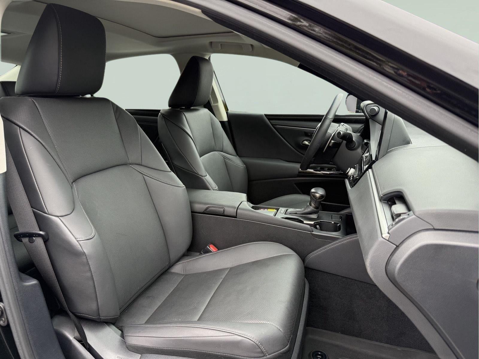 2024 Lexus ES 300h 
