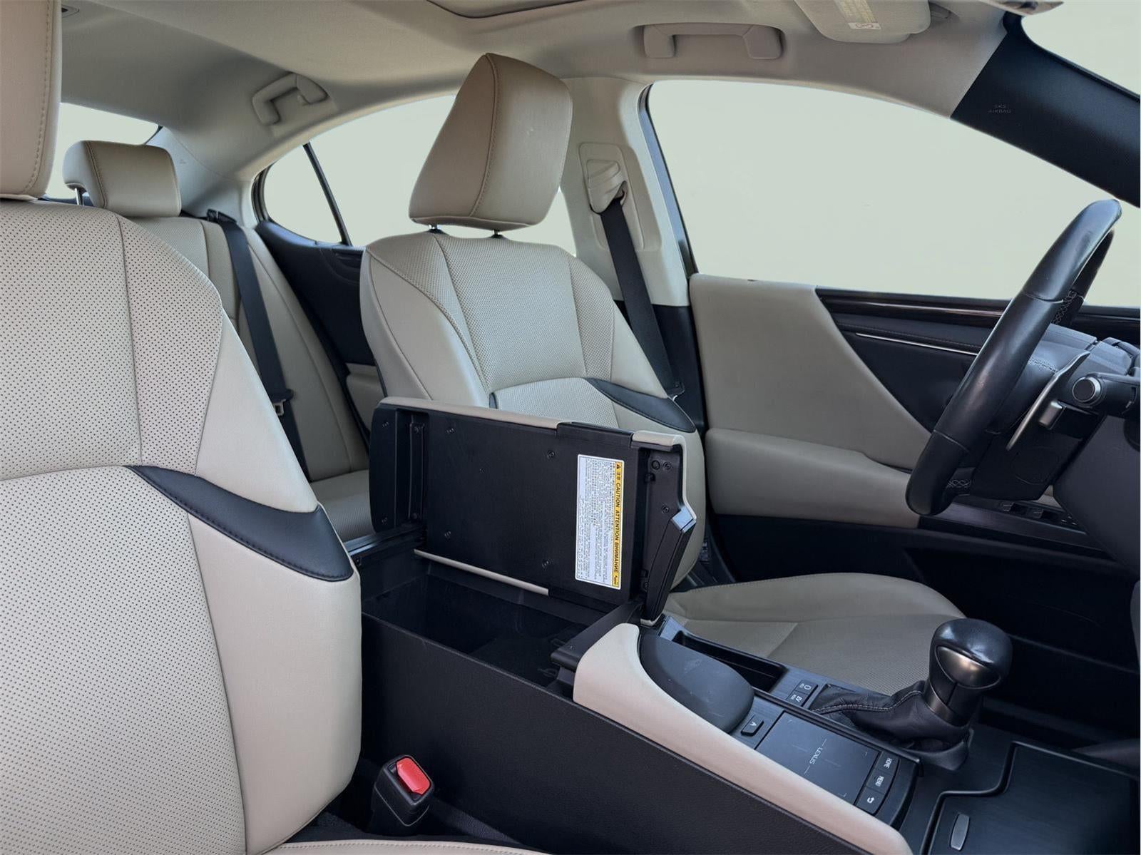 2021 Lexus ES 300h 