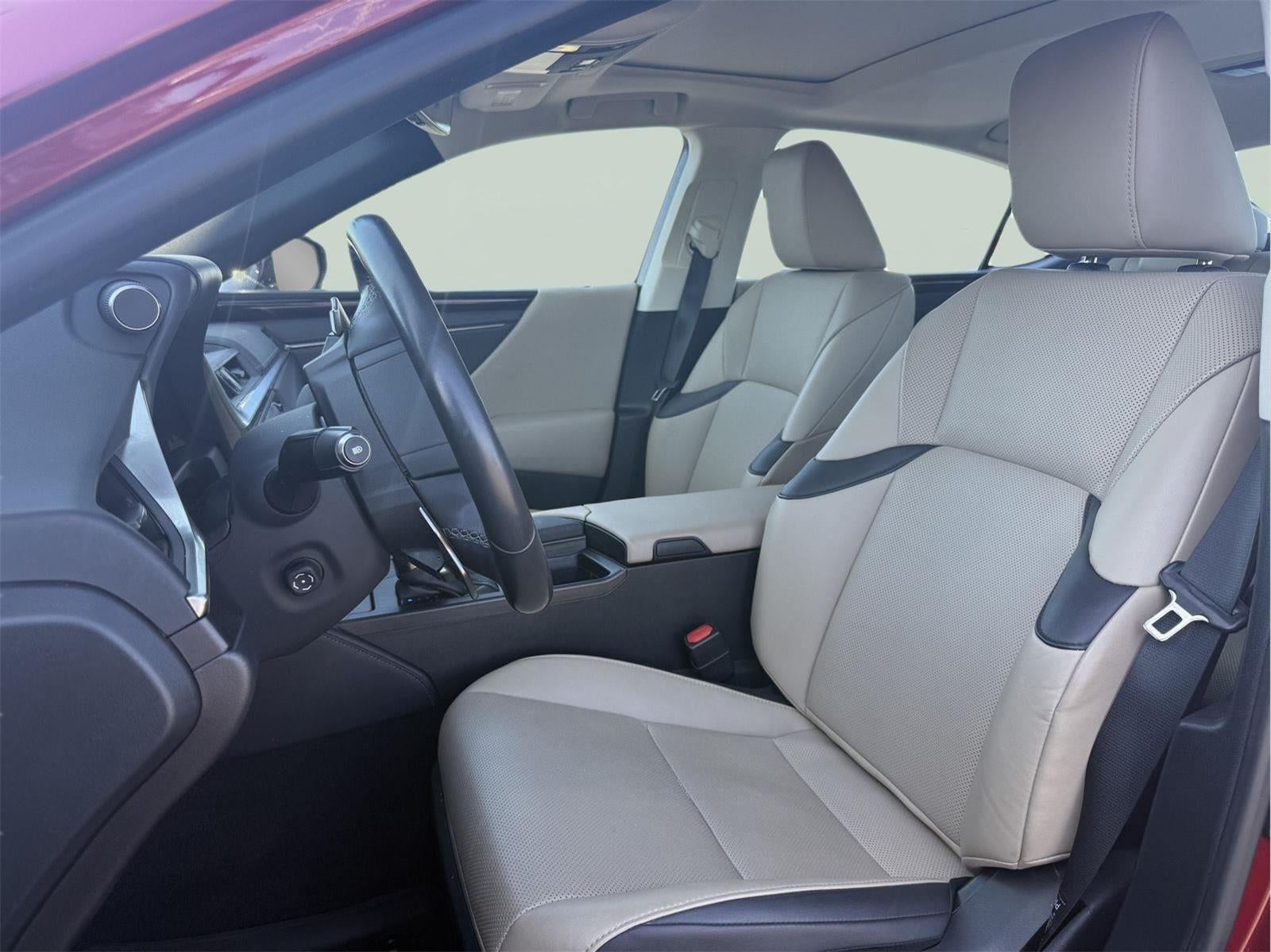 2021 Lexus ES 300h 