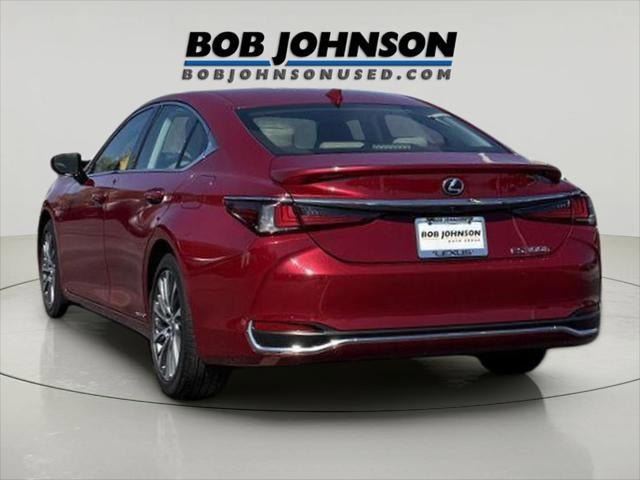 2021 Lexus ES 300h 