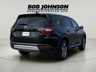 2023 Honda Pilot EX-L w/Rear Captain's Chairs