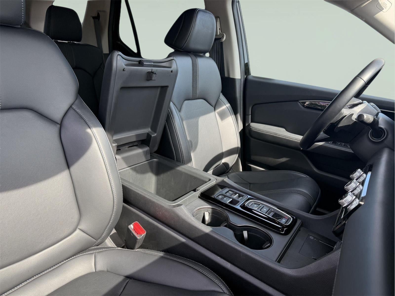 2023 Honda Pilot EX-L w/Rear Captain's Chairs