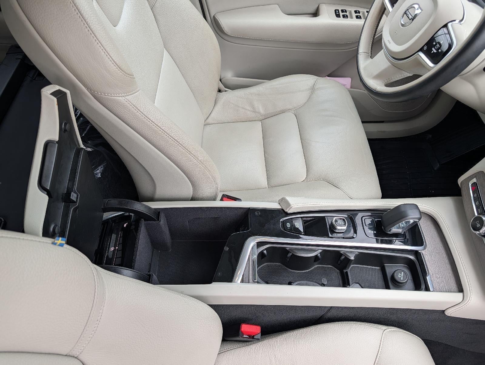 2023 Volvo XC90 Plus