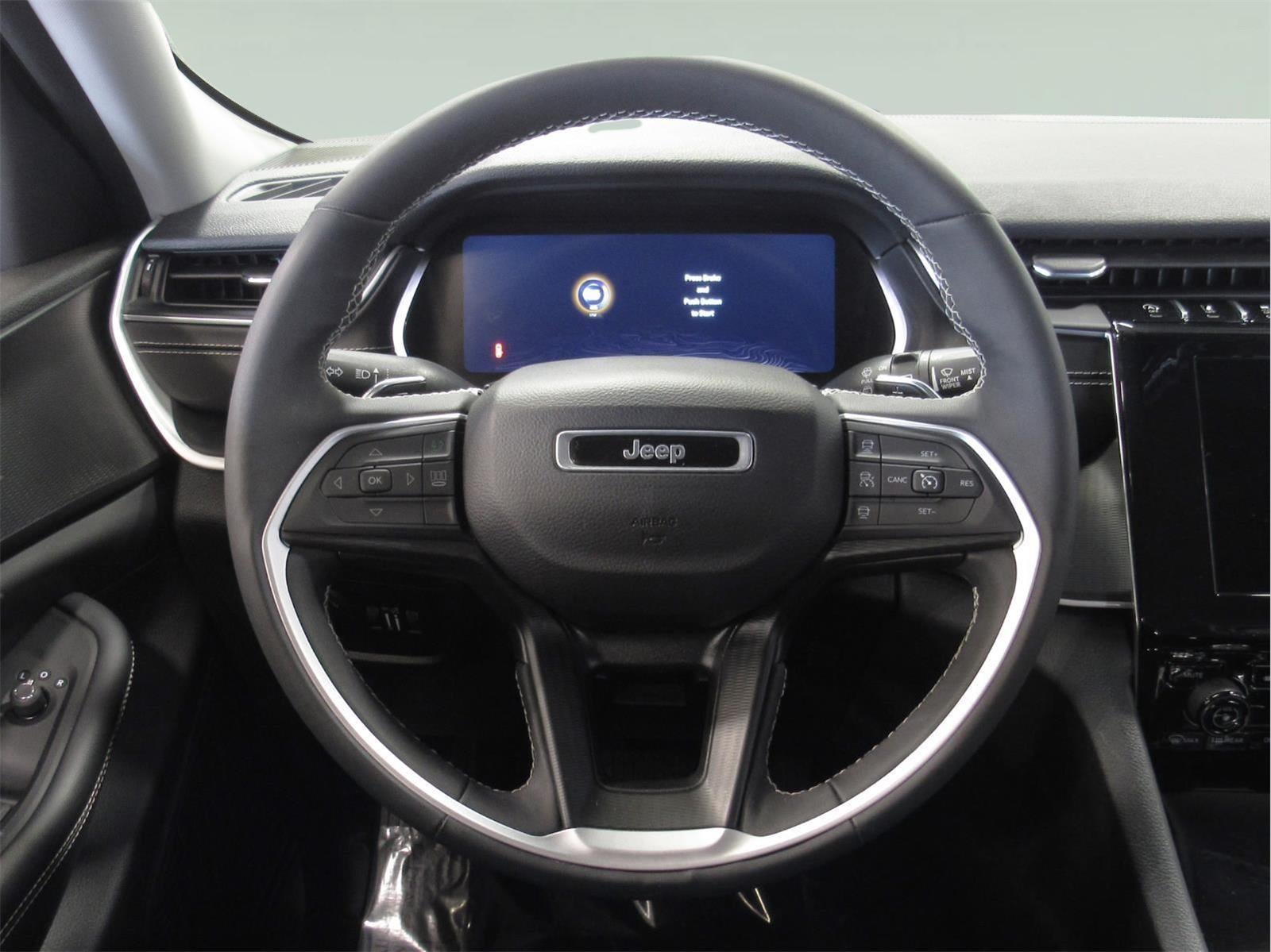 2023 Jeep Grand Cherokee Laredo 4x4