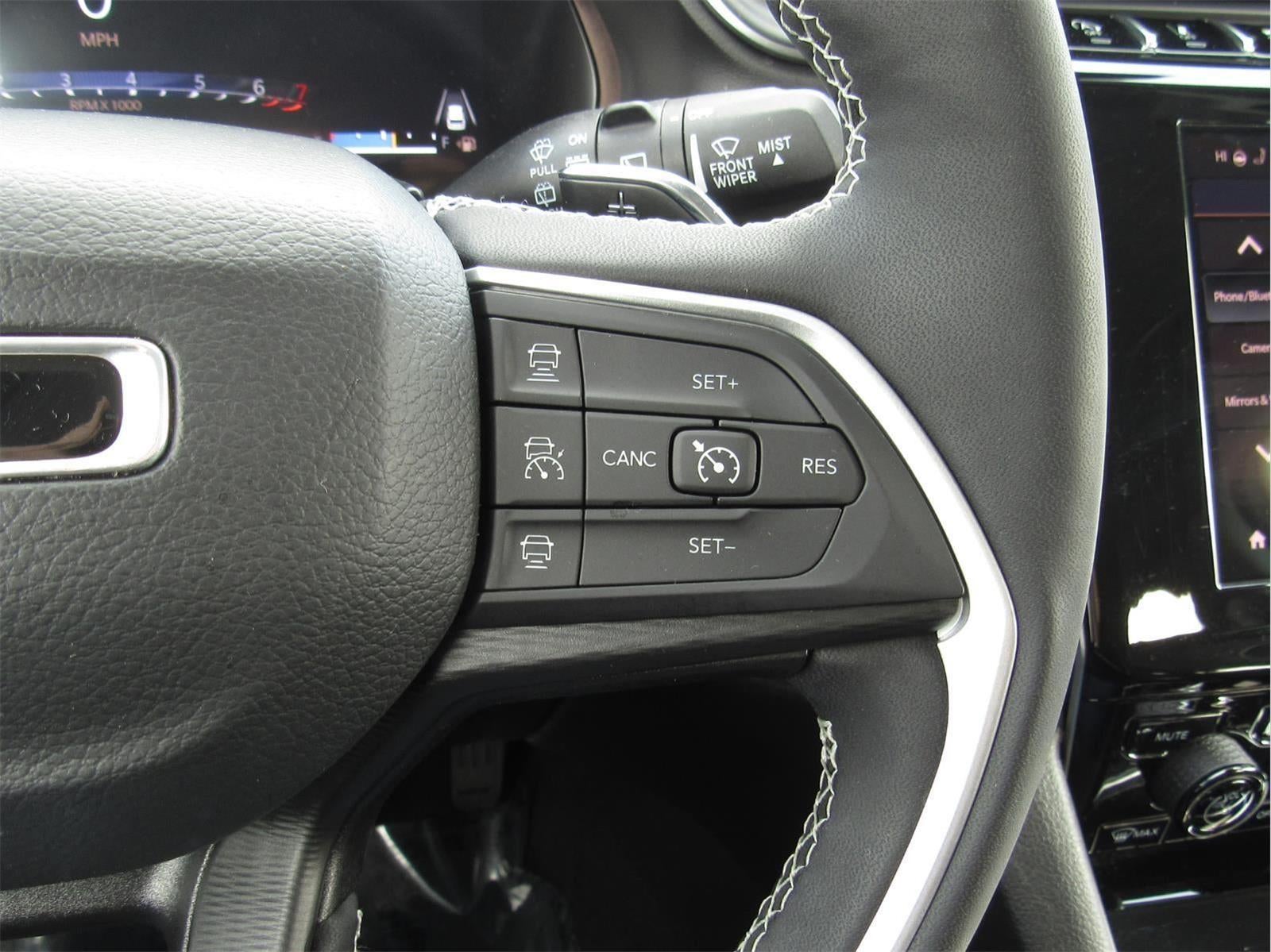 2023 Jeep Grand Cherokee Laredo 4x4