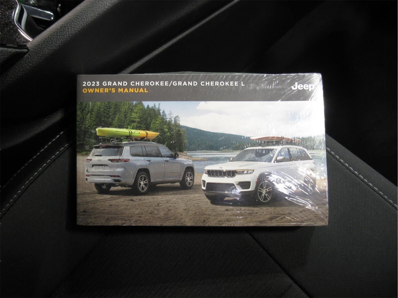 2023 Jeep Grand Cherokee Laredo 4x4