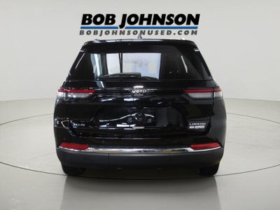 2023 Jeep Grand Cherokee Laredo 4x4