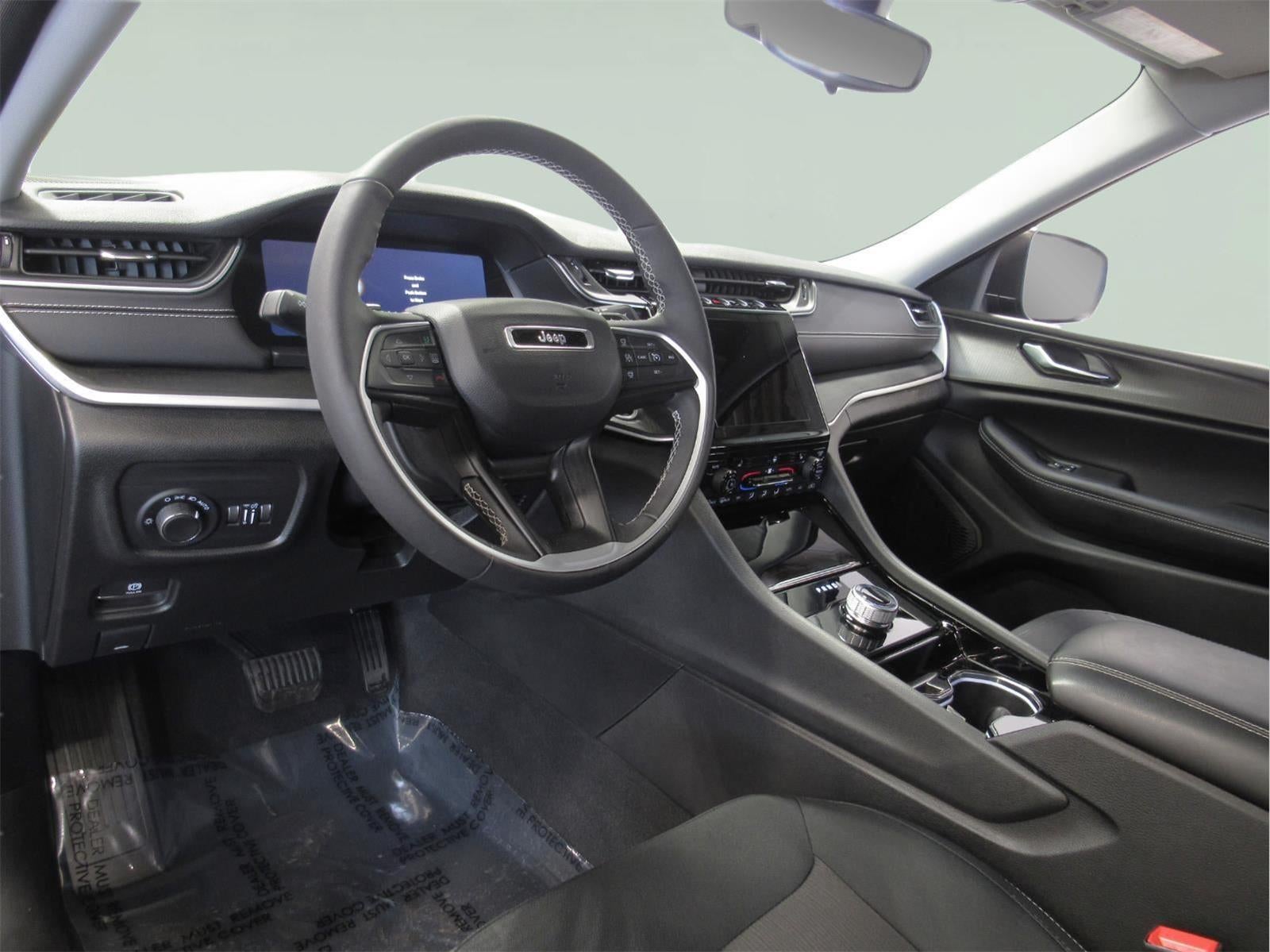 2023 Jeep Grand Cherokee Laredo 4x4